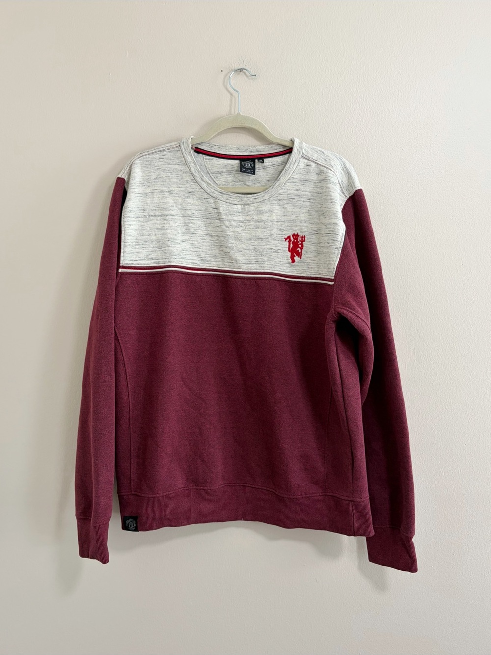 Manchester United Men's Crewneck Colorblock Sweater Size X Large